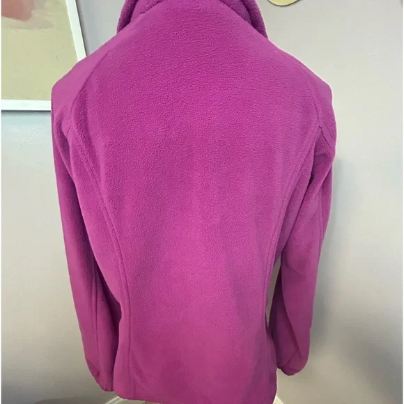 Columbia fushia color size large women’s zip up fleece jacket. Great condition. - Picture 6 of 9